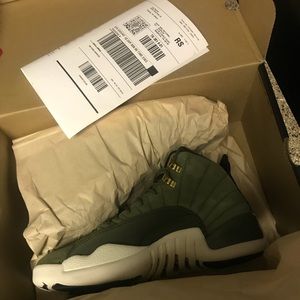 Olive 12’s size 8.5
